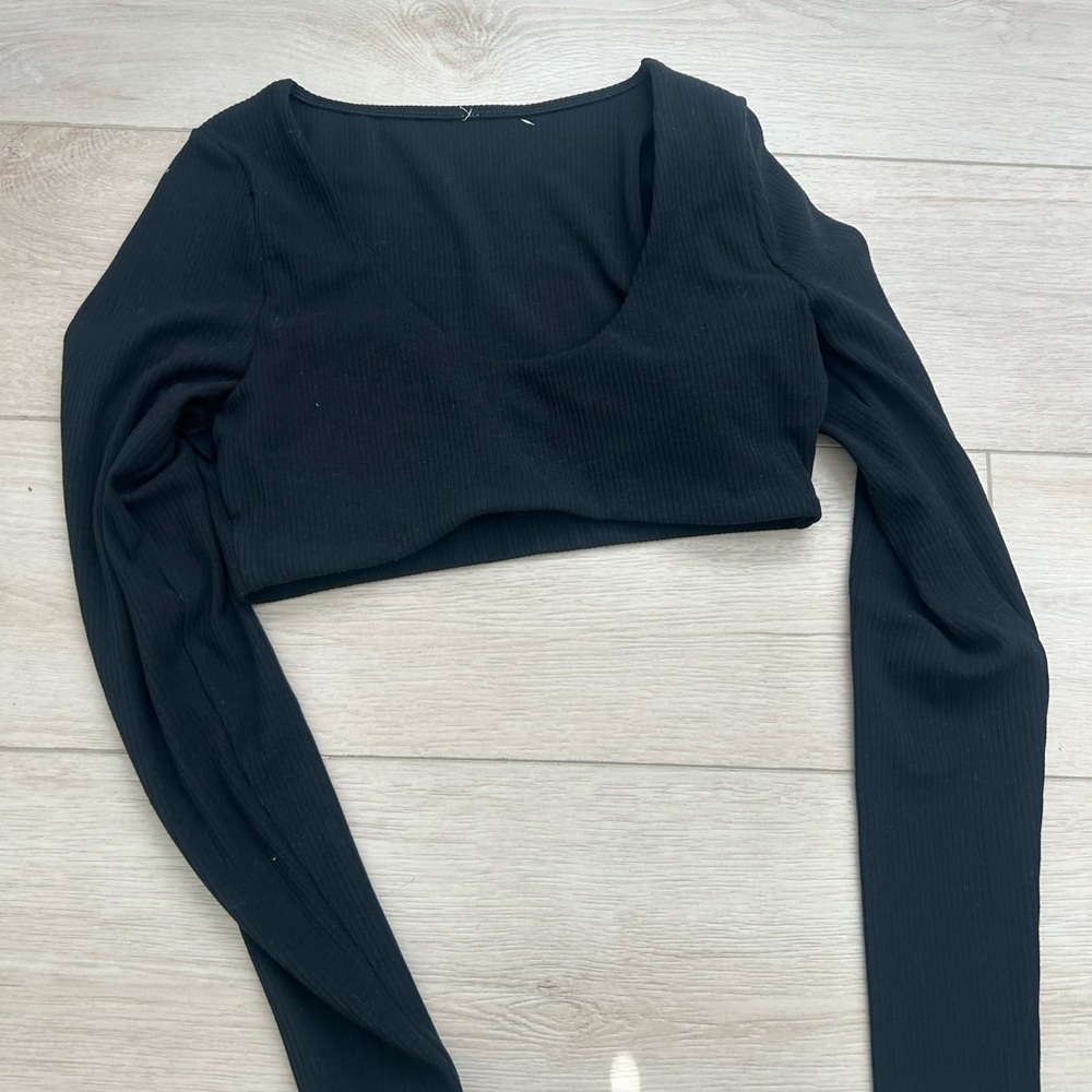 ALO Yoga Black Ribbed Long-Sleeve Crop Top